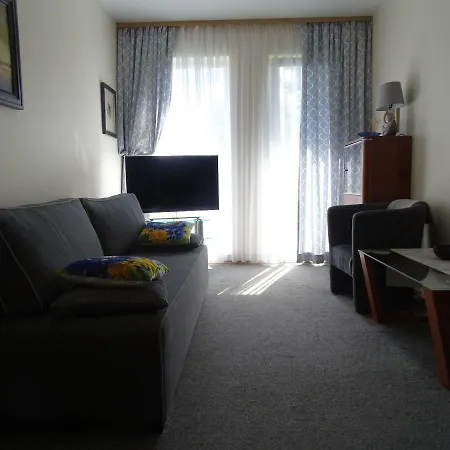 Dolina Golebiewska アパート ソポト